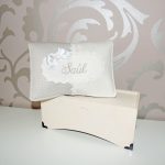 NECESER MIXTO TOALLITAS/PAÑALES/CREMA BLANCO Y GRIS TOPITOS CON ONDULINA