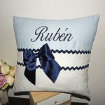 COJÍN DECORACIÓN TOPITOS AZULES